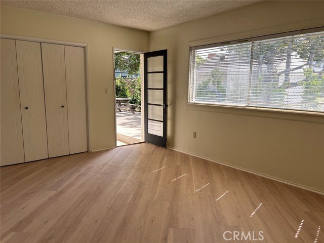 15382 Victory Boulevard, Van Nuys CA: https://media.crmls.org/medias/6d19f34a-0449-4c71-8dd2-633898d0a5a0.jpg