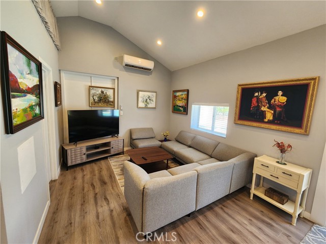 Detail Gallery Image 3 of 30 For 1332 Winchester Ave a,  Glendale,  CA 91201 - 1 Beds | 1 Baths