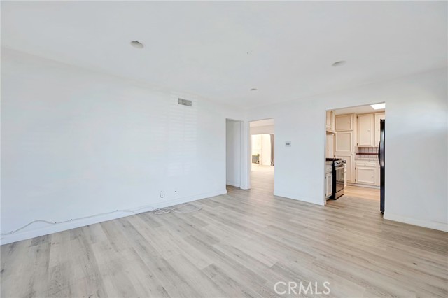 19342 Salmon Lane, Huntington Beach CA: https://media.crmls.org/medias/6d1c57ee-976d-4a32-9ad9-924a8d41370f.jpg