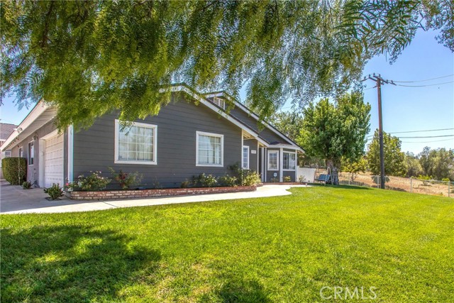 31607 Florida Street, Redlands CA: https://media.crmls.org/medias/6d1c643b-3ee1-4417-9042-bd7df4e5e6c2.jpg