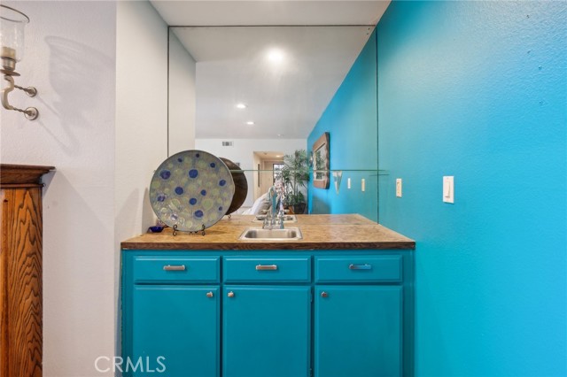 Detail Gallery Image 7 of 27 For 2722 E 20th St #203,  Signal Hill,  CA 90755 - 2 Beds | 2 Baths