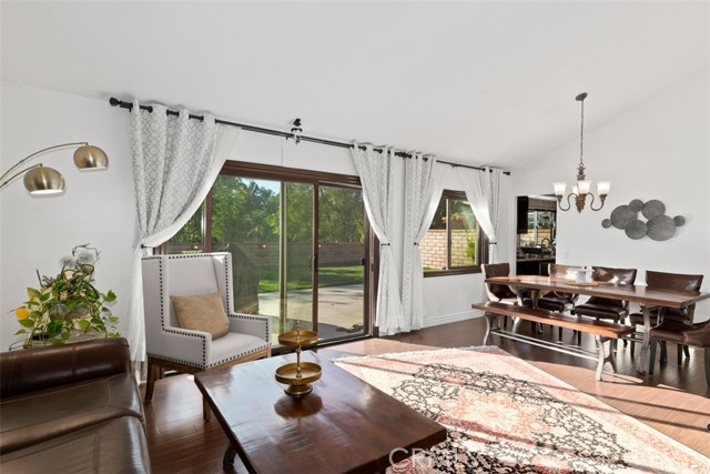 24911 Via Santa Cruz, Mission Viejo CA: https://media.crmls.org/medias/6d1d2031-69fe-4243-85ff-0ee1eca8d60e.jpg
