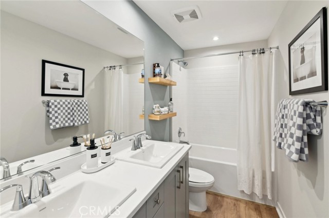 Detail Gallery Image 22 of 32 For 6737 Solera Dr, Palmdale,  CA 93552 - 5 Beds | 4 Baths