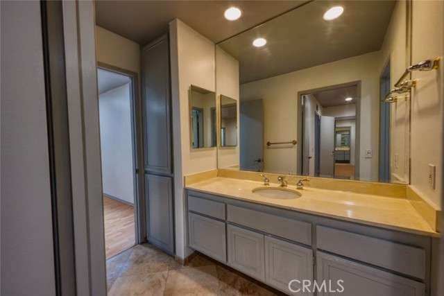 2nd Floor Full Guest Bathroom 1 2nd Floor Full Guest Bathroom 1