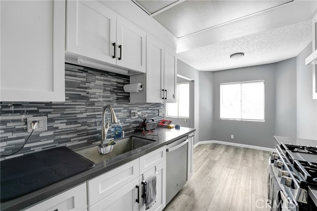 8020 Langdon Avenue, Van Nuys CA: https://media.crmls.org/medias/6d1d8e3c-40da-4305-8b44-f917546ce778.jpg