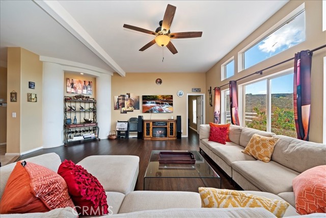 Detail Gallery Image 32 of 53 For 39565 Spanish Oaks Dr, Temecula,  CA 92592 - 4 Beds | 2/1 Baths