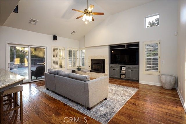 Detail Gallery Image 9 of 26 For 1509 Calle Castana, Bakersfield,  CA 93309 - 4 Beds | 2/1 Baths