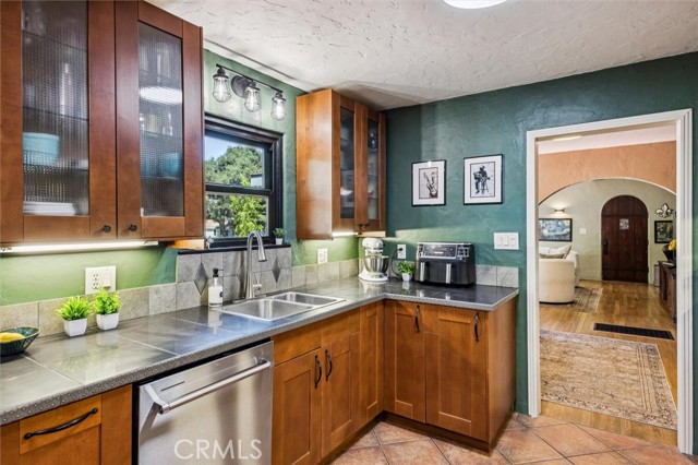 Detail Gallery Image 16 of 55 For 1849 Vine Street, Paso Robles,  CA 93446 - 6 Beds | 3/1 Baths