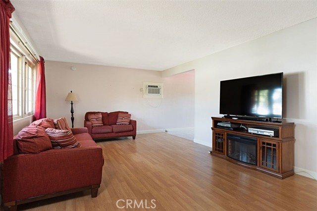 Image 3 for 10524 Wells Ave, Riverside, CA 92505