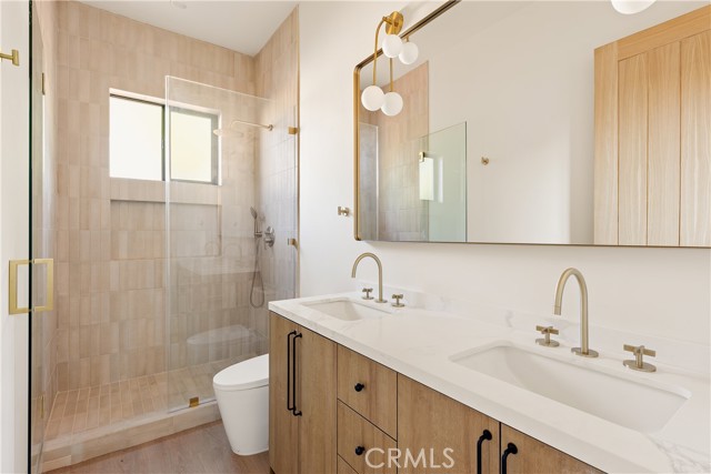 Detail Gallery Image 14 of 28 For 17852 Saticoy St, Reseda,  CA 91335 - – Beds | – Baths