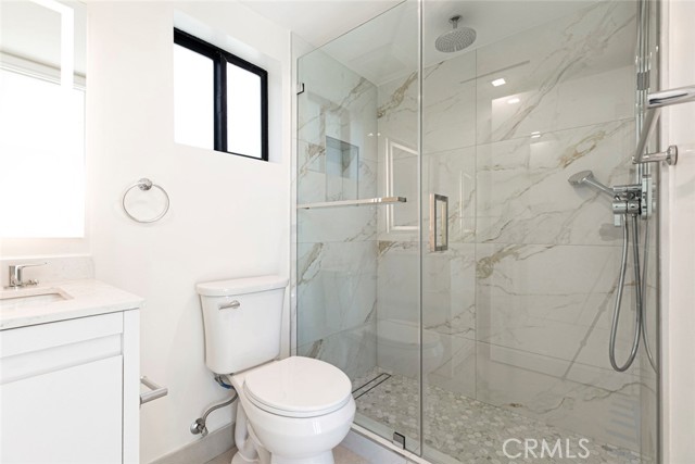 6426 Varna Avenue, Van Nuys CA: https://media.crmls.org/medias/6d1f3a58-4229-4ae4-95e2-04fd983e8b7e.jpg