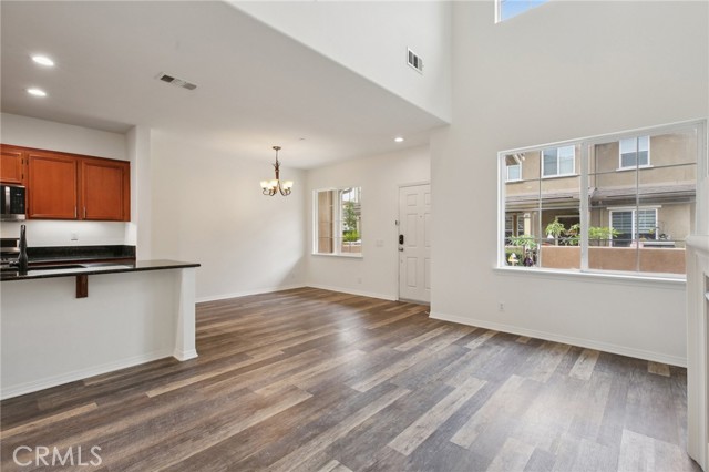 Detail Gallery Image 8 of 30 For 337 Mountain Holly, Orange,  CA 92865 - 2 Beds | 2/1 Baths