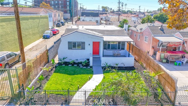 Detail Gallery Image 2 of 48 For 1814 W 68th St, Los Angeles,  CA 90047 - 3 Beds | 2 Baths