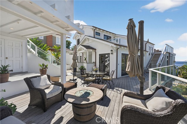 Detail Gallery Image 3 of 74 For 405 Blumont St, Laguna Beach,  CA 92651 - 5 Beds | 6/1 Baths