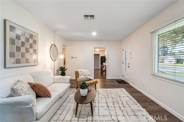 Detail Gallery Image 7 of 28 For 6048 N Del Mar, Fresno,  CA 93704 - 3 Beds | 2/1 Baths