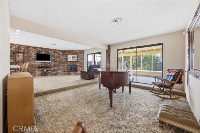 Detail Gallery Image 8 of 35 For 1807 Manning, Bakersfield,  CA 93309 - 3 Beds | 2 Baths