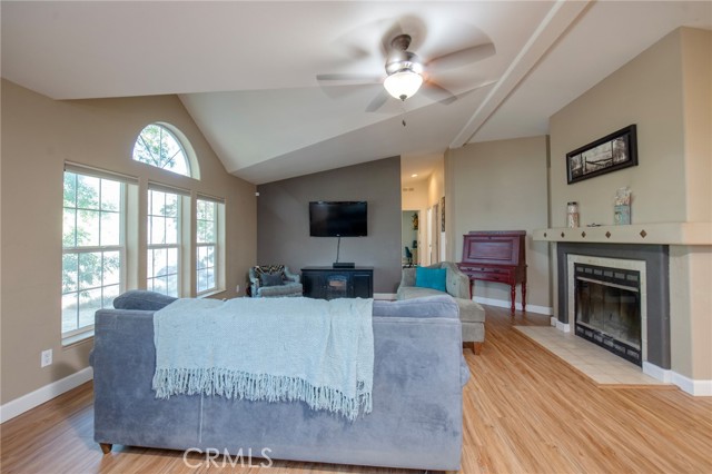 34689 Whispering Springs Lane, Tollhouse CA: https://media.crmls.org/medias/6d2490e4-6874-4c81-9054-a801498051b9.jpg