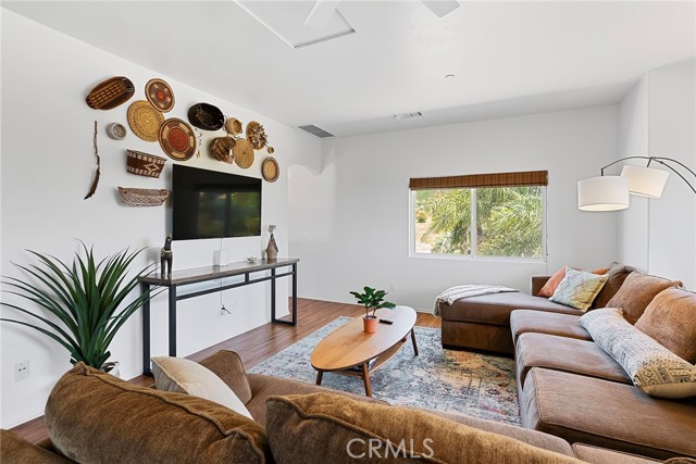 Image 45 of 73 For 15471 Green Valley Truck