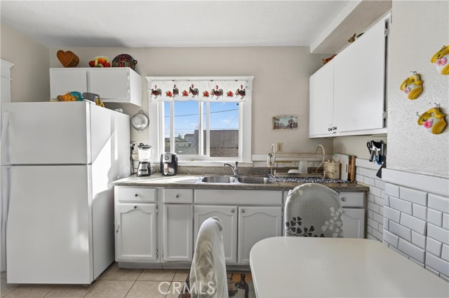 Detail Gallery Image 19 of 25 For 323 W 60th, Los Angeles,  CA 90003 - – Beds | – Baths