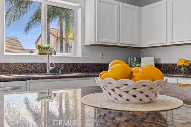 Detail Gallery Image 20 of 48 For 12303 Midtowne Dr, Bakersfield,  CA 93312 - 5 Beds | 2/1 Baths