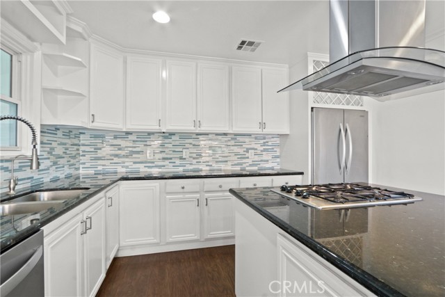 Detail Gallery Image 8 of 16 For 4512 E Rosada, Long Beach,  CA 90815 - 3 Beds | 2 Baths