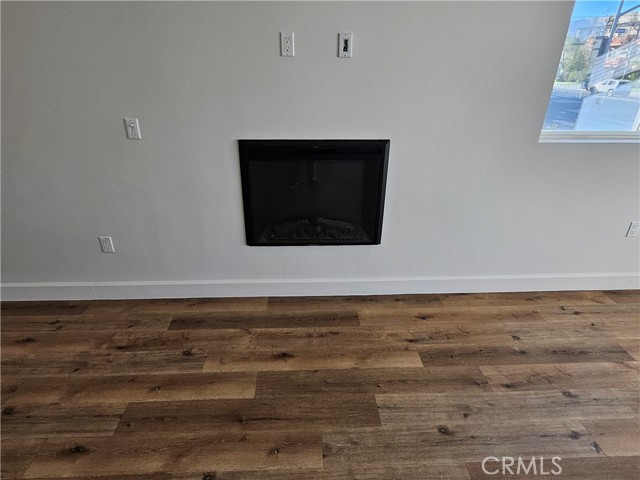 Detail Gallery Image 9 of 11 For 14550 Burbank Blvd #103, Burbank,  CA 91411 - 3 Beds | 2/1 Baths