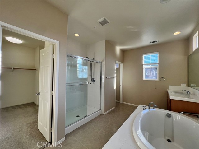Detail Gallery Image 4 of 29 For 135 Violet Bloom, Irvine,  CA 92618 - 4 Beds | 3 Baths