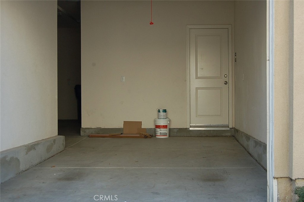 https://media.crmls.org/medias/6d28b9a9-3bc2-444e-b1ed-af4c5b2b593a.jpg?preset=X-Large