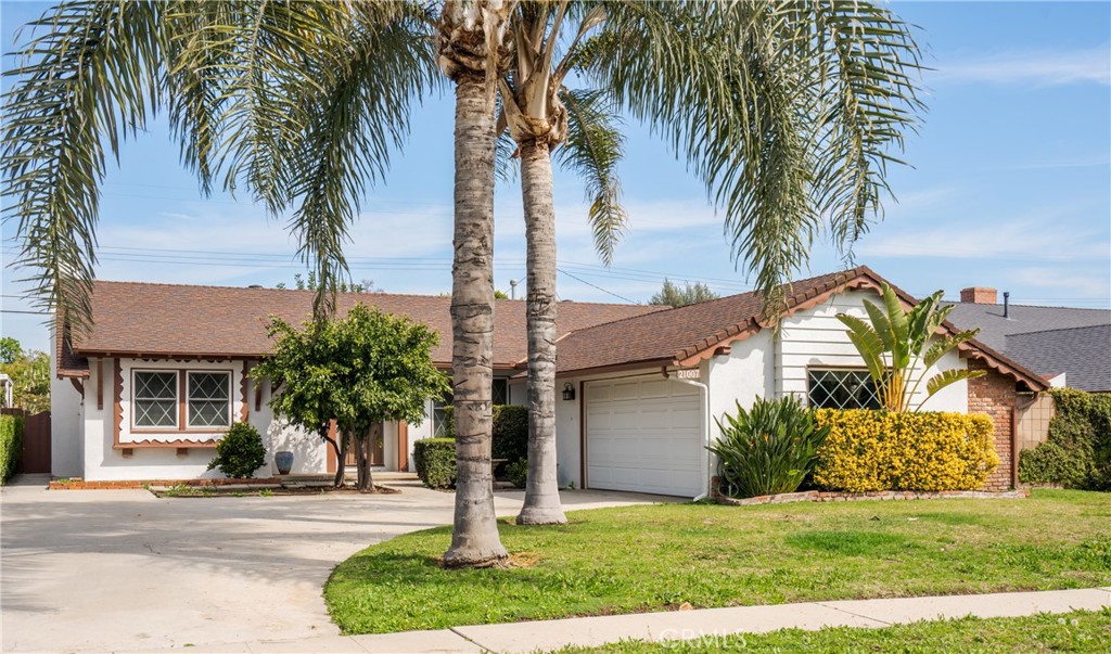 21007 Arminta Street, Canoga Park, CA 91304