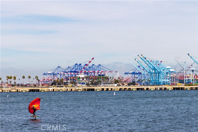 511 S Harbor, San Pedro CA: https://media.crmls.org/medias/6d2975b6-8925-47fb-8c83-0efd5648e4d2.jpg