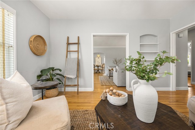 2412 Santiago Street, Santa Ana CA: https://media.crmls.org/medias/6d2ad037-57eb-4d1b-a70d-c1ade9f7896f.jpg