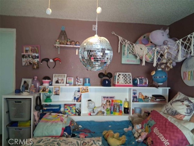 4901 Green River, Corona CA: https://media.crmls.org/medias/6d2ca396-6b30-4f95-8d8f-a2ebd9278396.jpg