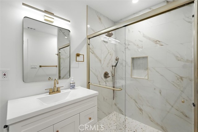 Detail Gallery Image 21 of 31 For 414 N Gertruda #B,  Redondo Beach,  CA 90277 - 3 Beds | 2 Baths