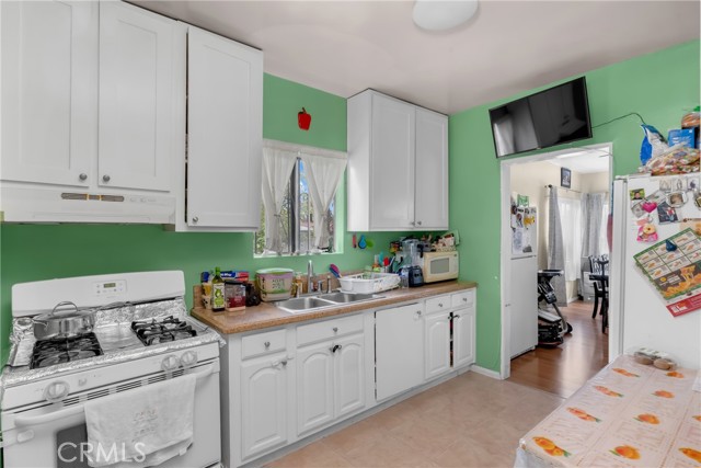 715 S Record Avenue, Los Angeles CA: https://media.crmls.org/medias/6d2d9bcc-7b03-4d6b-9de0-6026892e36fb.jpg