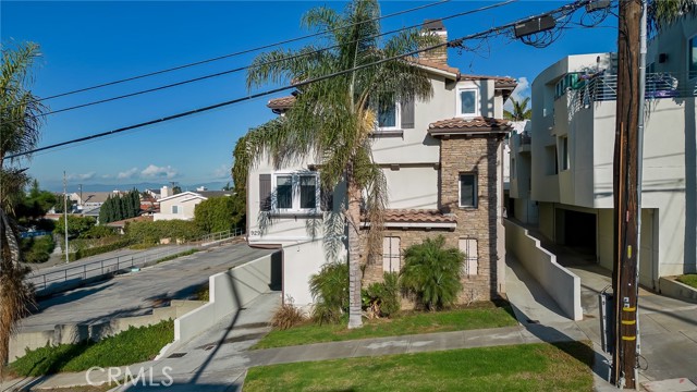 929 1st Street, Hermosa Beach, California 90254, 3 Bedrooms Bedrooms, ,2 BathroomsBathrooms,Residential,Sold,1st,SB22251718