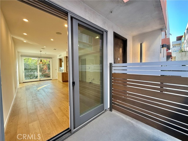 Detail Gallery Image 15 of 37 For 1035 Figueroa Ter #4,  Los Angeles,  CA 90012 - 3 Beds | 2/1 Baths