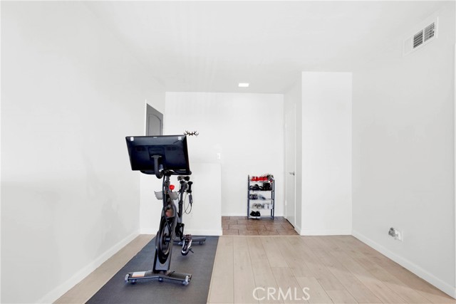 20225 Cohasset Street, 9 photo 8