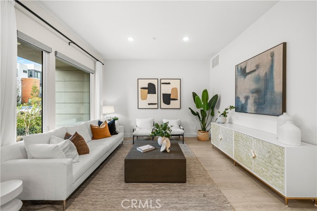 Detail Gallery Image 6 of 56 For 16376 Veterans, Tustin,  CA 92782 - 4 Beds | 3/1 Baths