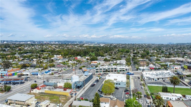 Detail Gallery Image 35 of 37 For 713 Flower Ave, Venice,  CA 90291 - 2 Beds | 2 Baths