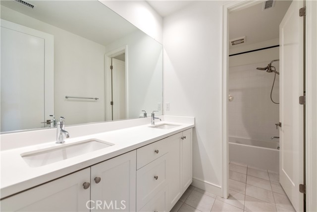Detail Gallery Image 22 of 26 For 121 Toretta, Irvine,  CA 92602 - 4 Beds | 3 Baths