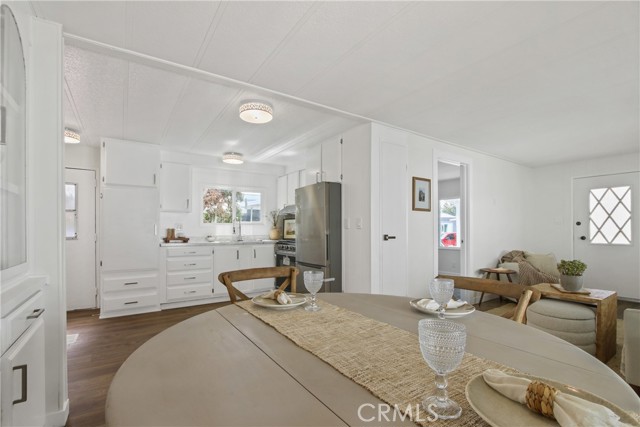 Detail Gallery Image 4 of 10 For 23701 S Western Ave #7,  Torrance,  CA 90501 - 3 Beds | 2 Baths