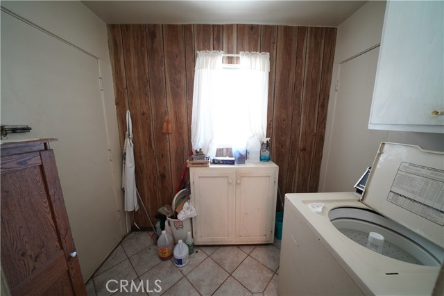 Detail Gallery Image 15 of 22 For 17955 Cantara St, Reseda,  CA 91335 - 4 Beds | 2 Baths