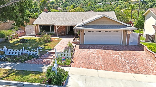 Detail Gallery Image 4 of 29 For 23508 Adamsboro Dr, Newhall,  CA 91321 - 3 Beds | 2 Baths