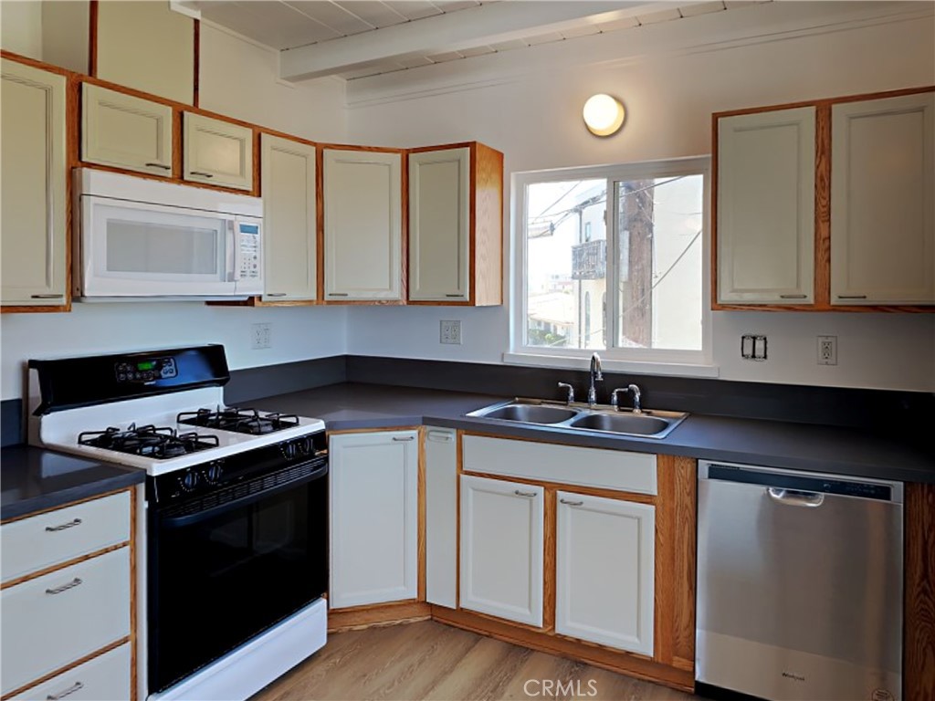 MLS #OC25273861 image #6