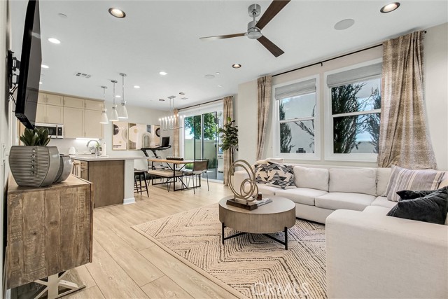 Detail Gallery Image 8 of 28 For 26149 Park Ave, Unit 52, Loma Linda,  CA 92373 - 4 Beds | 3 Baths