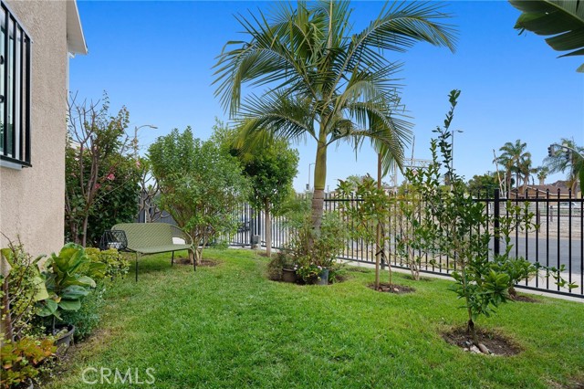 Detail Gallery Image 4 of 39 For 329 E Lanzit, Los Angeles,  CA 90061 - 3 Beds | 2 Baths