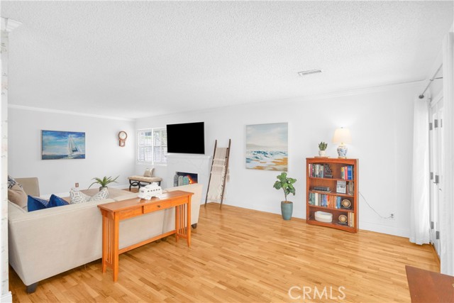 8381 E Hendrie Street, Long Beach CA: https://media.crmls.org/medias/6d32eb4d-e846-4090-b354-46cef0398a72.jpg