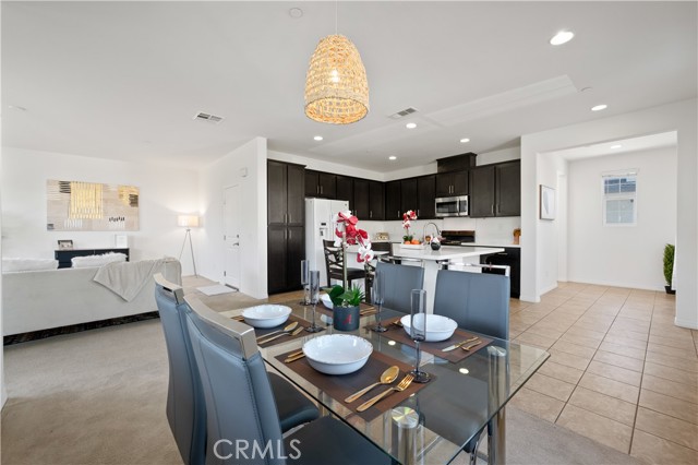 Detail Gallery Image 11 of 37 For 2890 S via Belamaria, Ontario,  CA 91762 - 4 Beds | 2/1 Baths