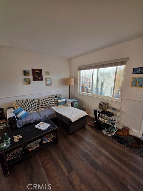 Detail Gallery Image 2 of 9 For 1211 Bryce, Ventura,  CA 93003 - 2 Beds | 1 Baths