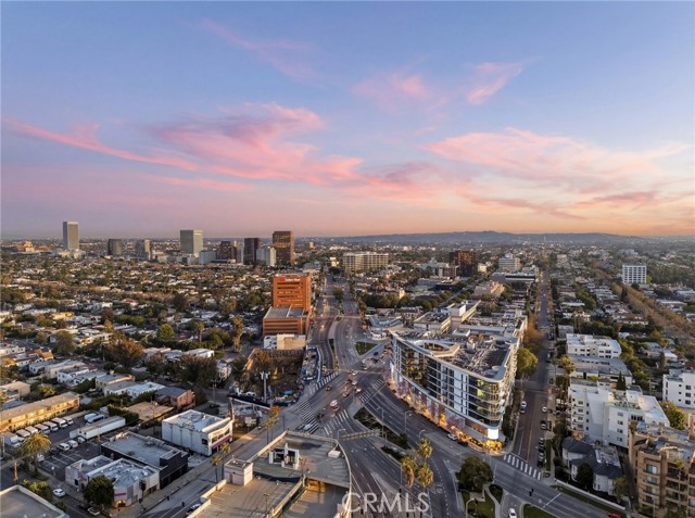 Detail Gallery Image 35 of 37 For 321 S San Vicente Bld #604,  Los Angeles,  CA 90048 - 2 Beds | 2 Baths